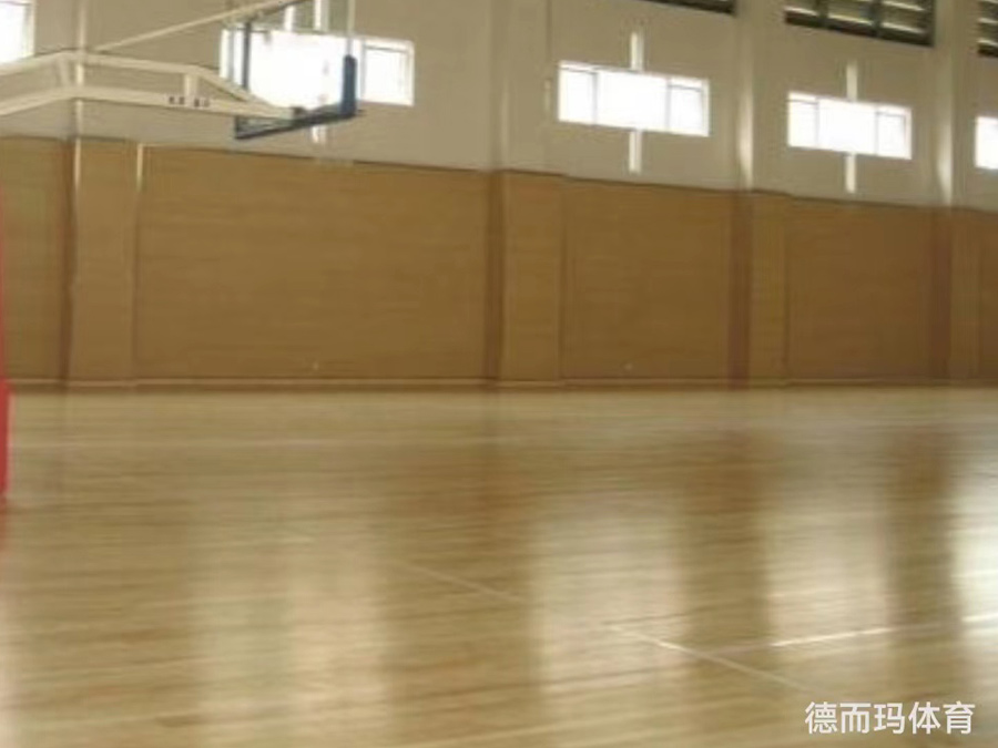 室内篮球馆铺设体育木地板用哪种木材好?